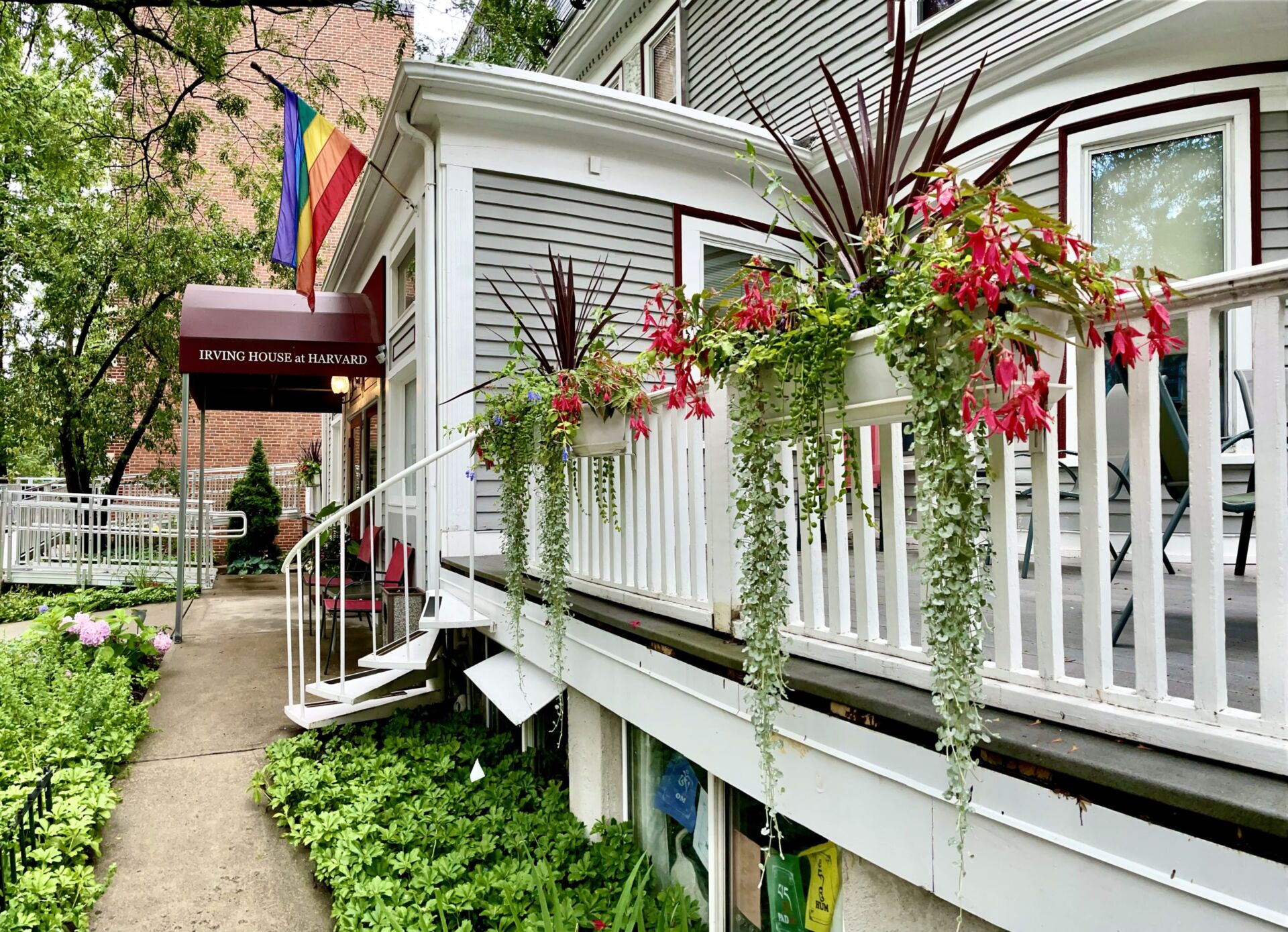 outside dining